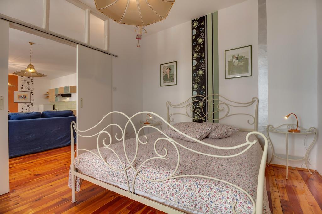 Apartments Mandarina Mali Lošinj Habitación foto