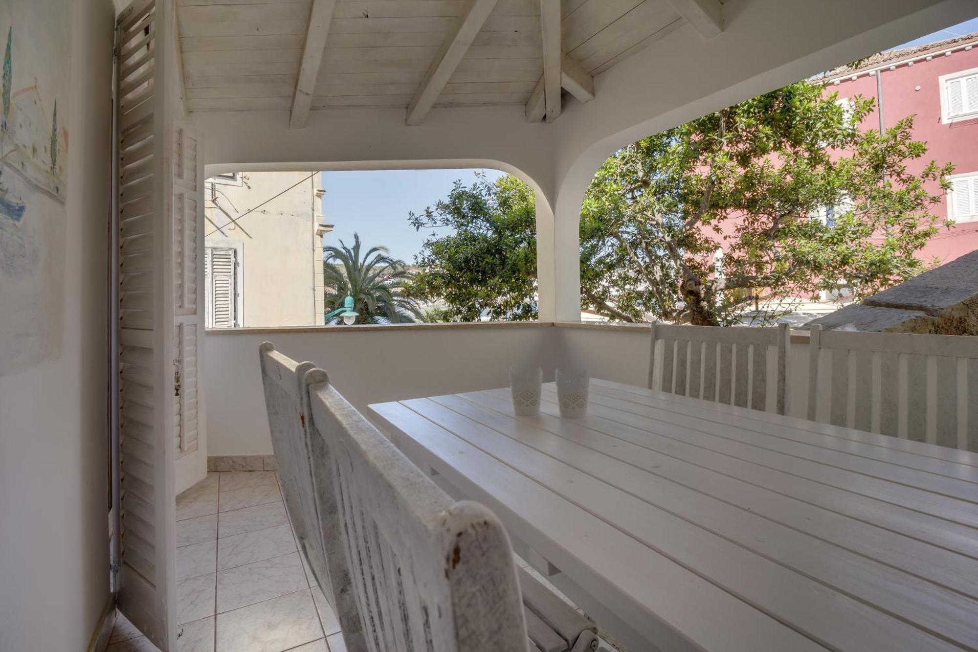 Apartments Mandarina Mali Lošinj Habitación foto